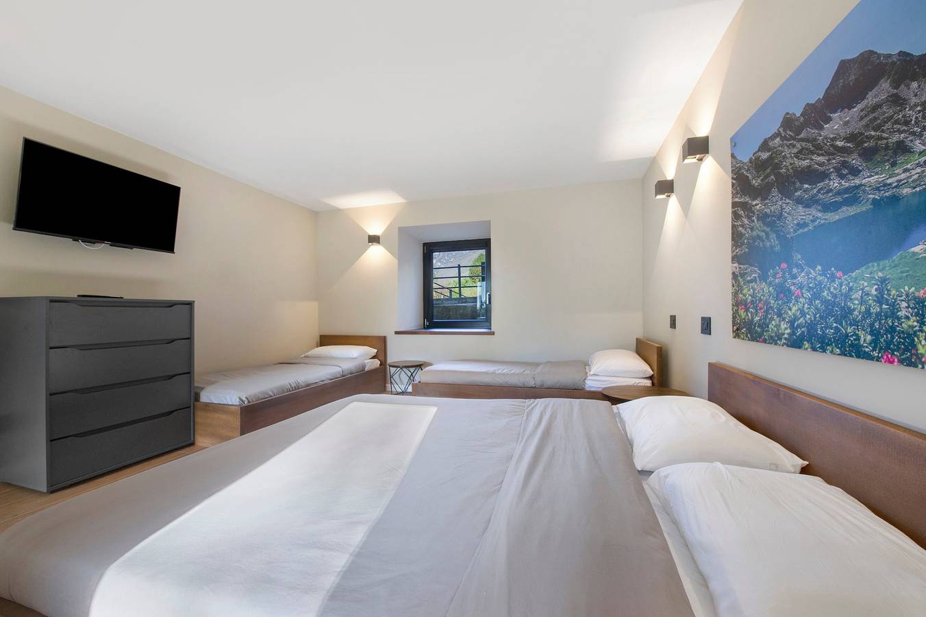Entire apartment, Apartment 'Da Primo - Alloggi Vacanze - Pt' with Mountain View, Wi-Fi and Air Conditioning in Comune di Pont-Saint-Martin, Wallisian Alps