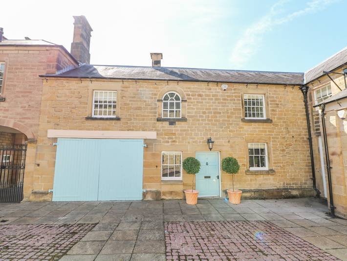 Log cabin for 8 people, with garden in Bakewell