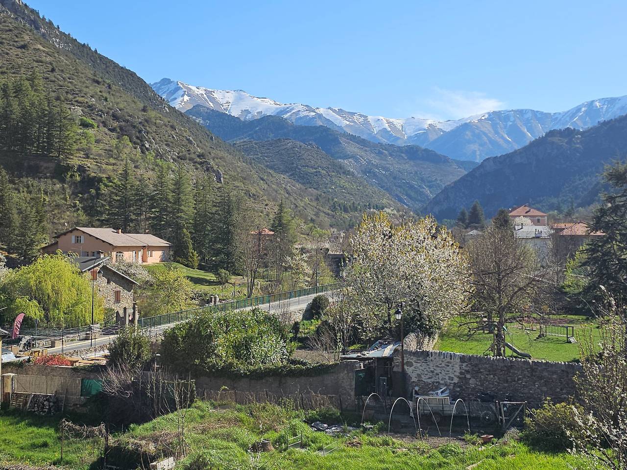 Ganze Ferienwohnung, Sunny 1-Bed apartment in lovely mountain village in La Brigue, Mittelmeerküste (Frankreich)