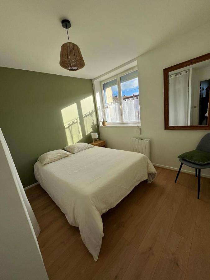 Gîte pour 4 personnes, avec vue, adapté aux familles dans Office De Tourisme De La Terre Des 2 Caps - 2