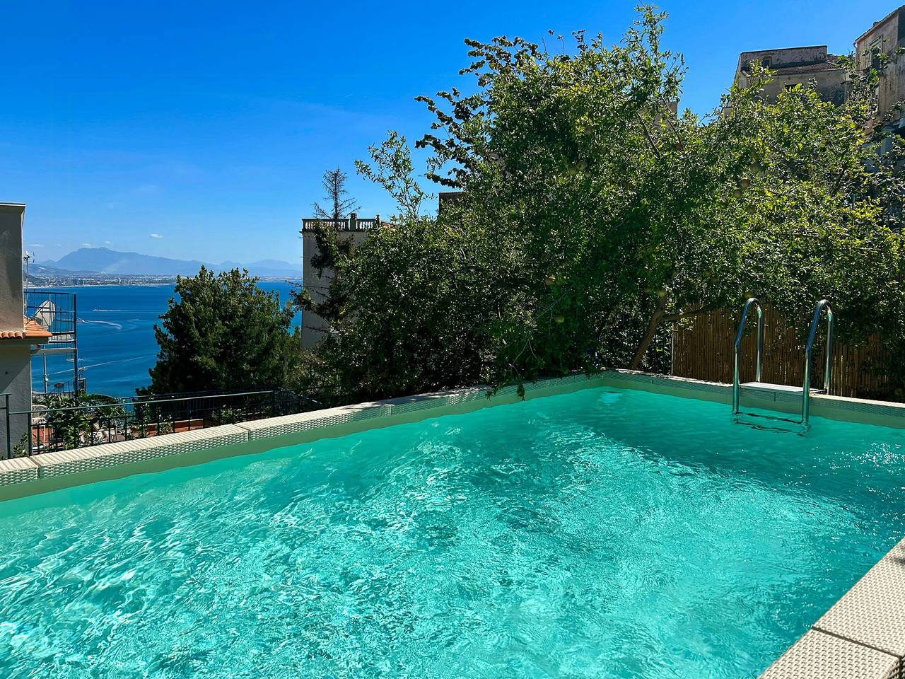 Villa panoramica con piscina sulla Costiera in Vietri sul Mare, Costiera amalfitana