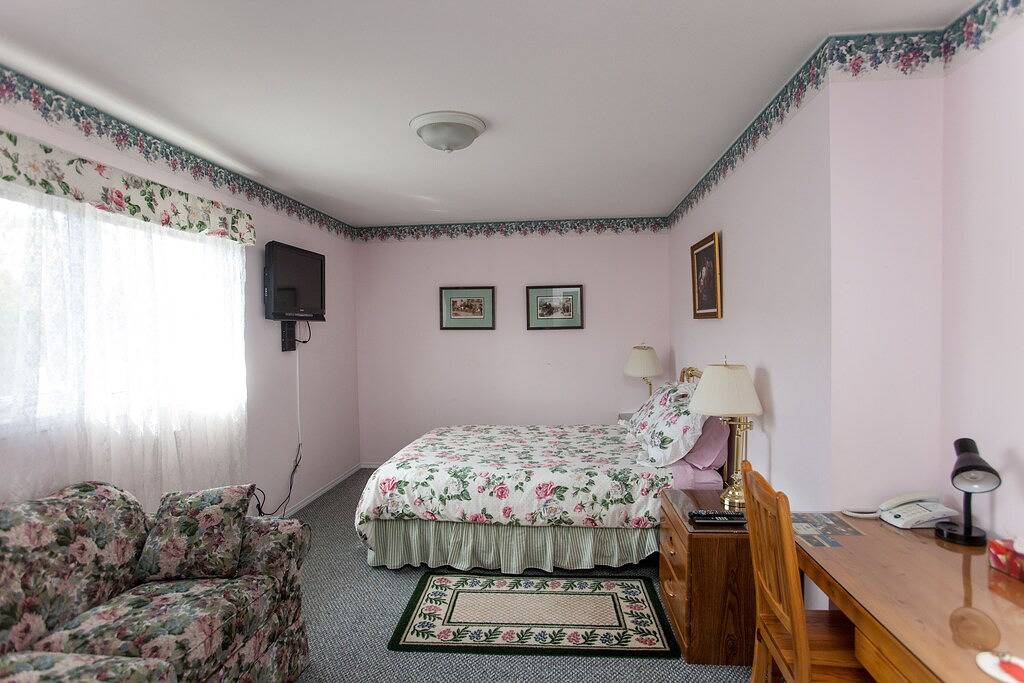 Deluxe 4 en-suites top floor suite in Whitehorse, Yukon