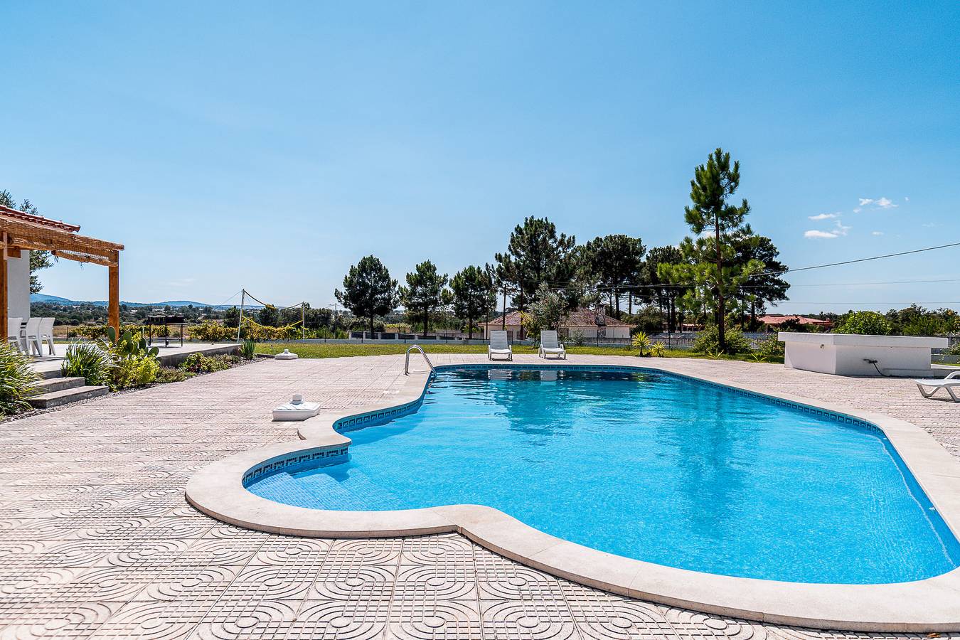 Ferienhaus 'Palmela Sunset Villa' mit Bergblick, privatem Pool und Wlan in Quinta do Anjo, Halbinsel von Setúbal
