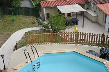Gîte pour 5 personnes, avec jardin, animaux acceptés dans Sousceyrac-en-Quercy