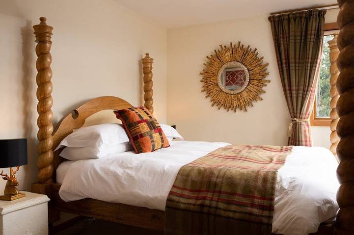 Pine Ridge Lodge -  a lodge that sleeps 8 guests  in 4 bedrooms in Boat of Garten, Highlands