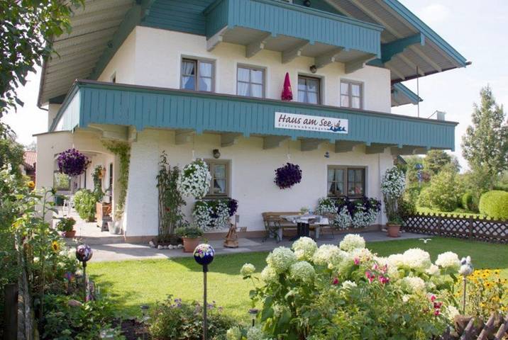 Ganze Ferienwohnung, Ferienwohnungen Haus am See - Ferienwohnung Fraueninsel für 1-2 Personen (25 qm, 1.Og) in Strandbad Bernau, Bernau am Chiemsee