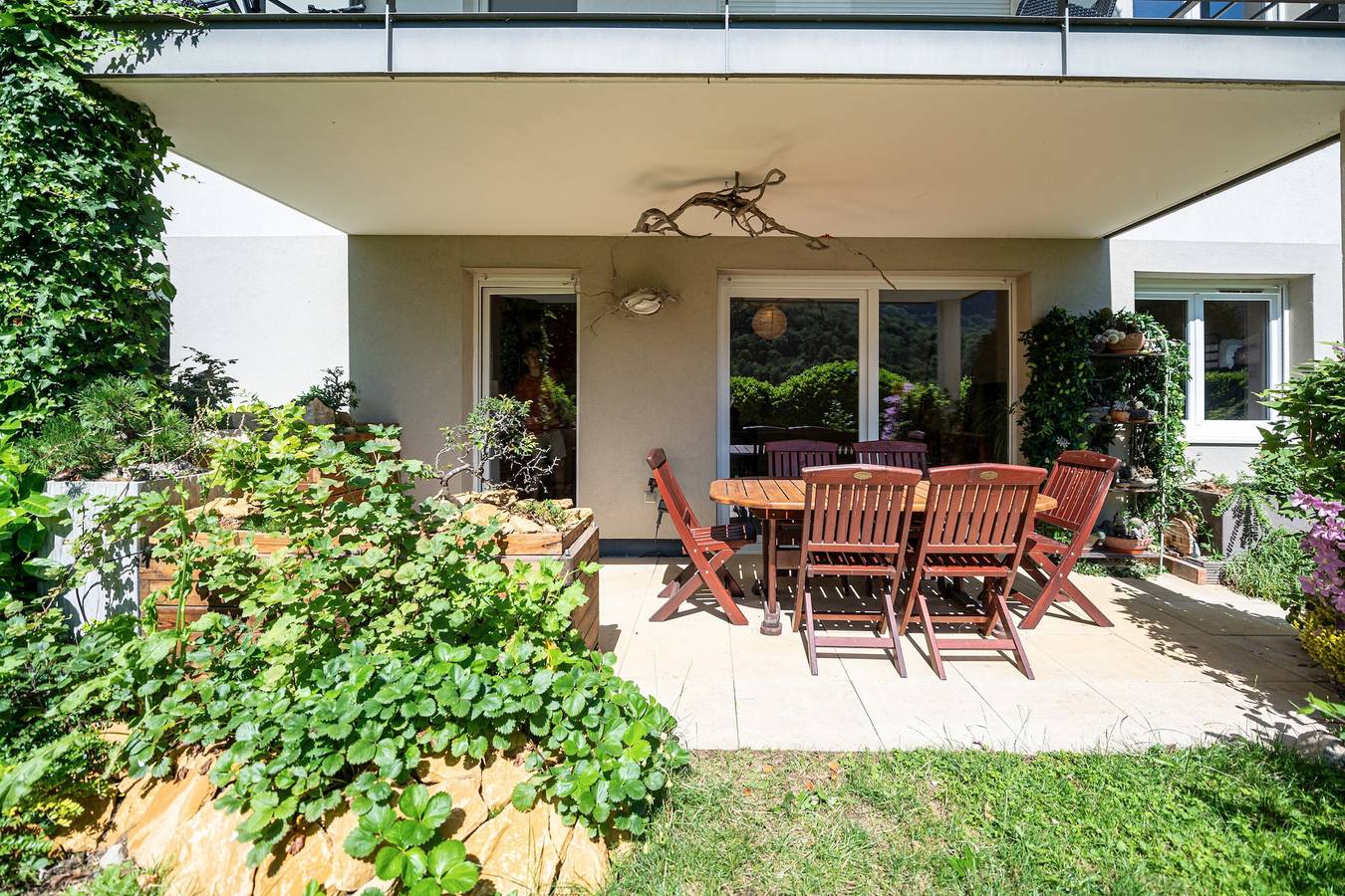 Apartamento entero, Apartamento vacacional "T3 Au Vert À 5 Min D'Annecy Centre" con terraza privada, jardín y Wi-Fi in Seynod, Annecy (commune)