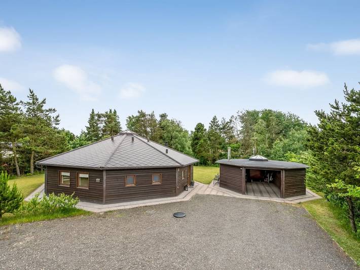 Ferienhaus für 10 Personen, mit Terrasse und Sauna in Halby