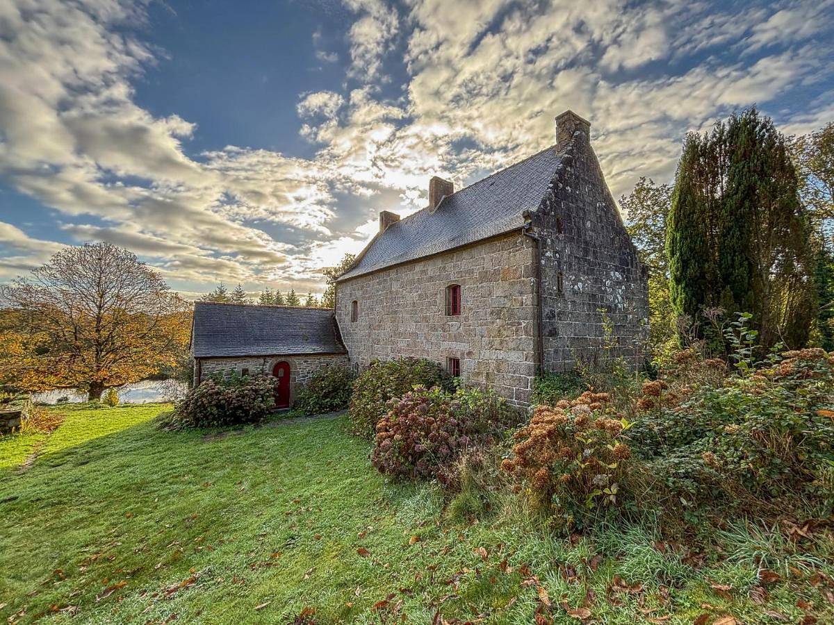 Splendide Manoir - Proche plages - 4 chambres - 3sdb - 8 pers - Wifi in Plounérin, Région de Lannion