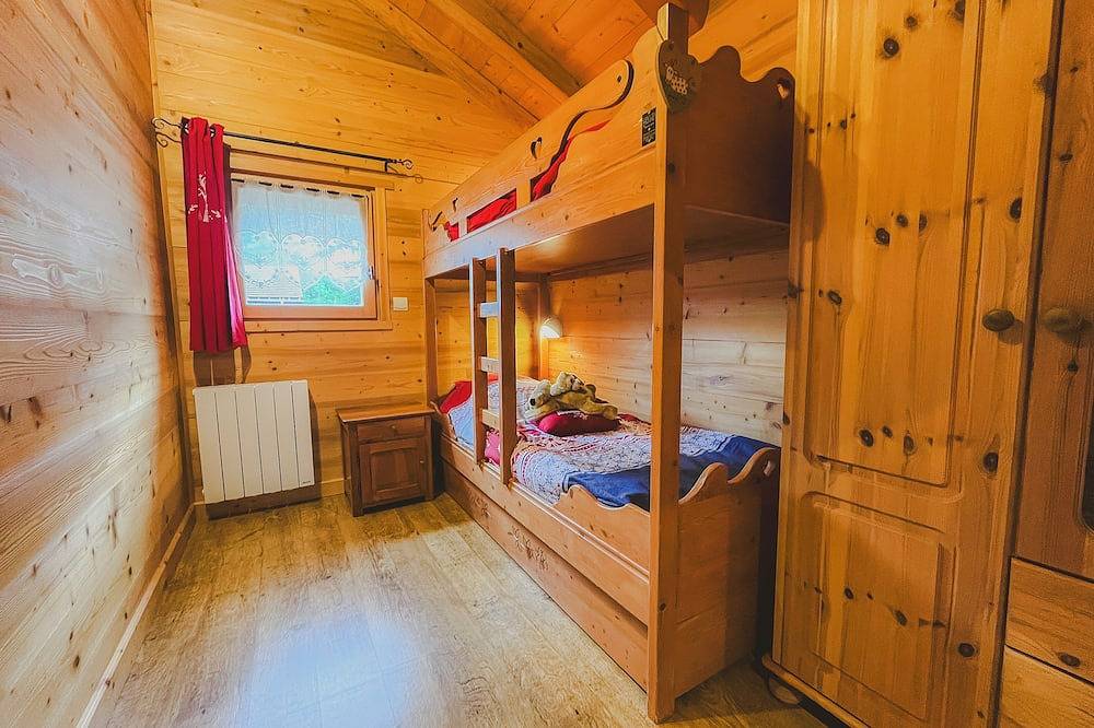 Sublime 3-star Savoyard chalet \"Le grenier de Chalmont\" in Manigod, Annecy region