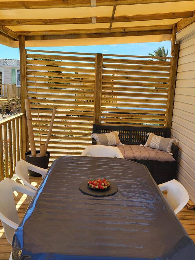 Camping pour 5 personnes, avec piscine ainsi que terrasse et bassin pour enfant, animaux acceptés à Port-la-Nouvelle - 4