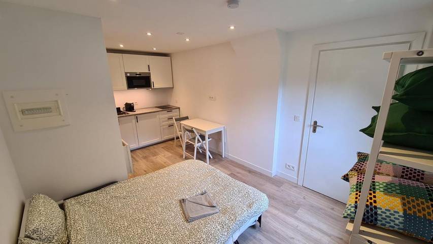 Gîte pour 2 personnes, avec terrasse ainsi que jardin et vue dans Les Bossons - 2