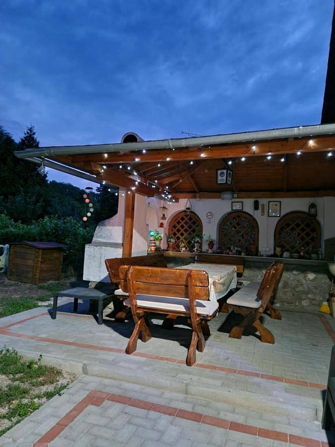 Location de vacances pour 10 personnes, avec Terrasse ainsi que Jardin et Vue à Szigliget