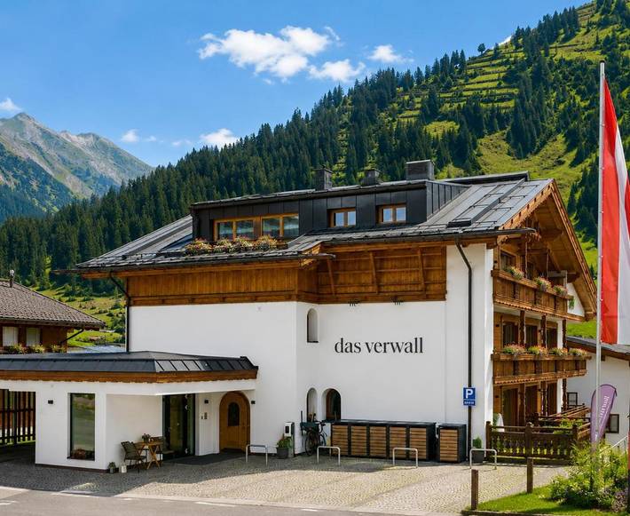 Ferienhaus für 4 Personen, mit Ausblick und Garten sowie Pool und Sauna in Lech am Arlberg