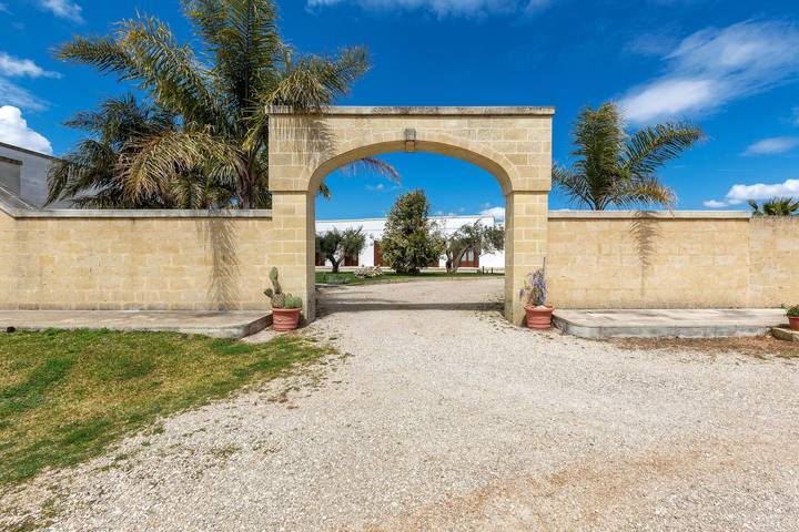 Villa für 21 Personen, mit Pool und Garten - 1