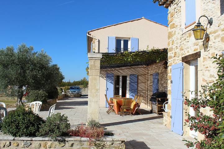 Gîte pour 4 personnes, avec Terrasse et Jardin à Cruis