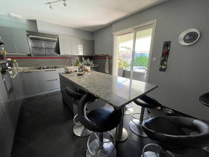 Villa pour 6 personnes, avec terrasse et piscine, animaux acceptés à Sausset-les-Pins - 4