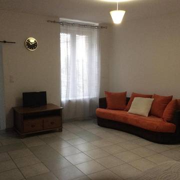Gîte pour 4 personnes, avec vue et terrasse à Hérépian