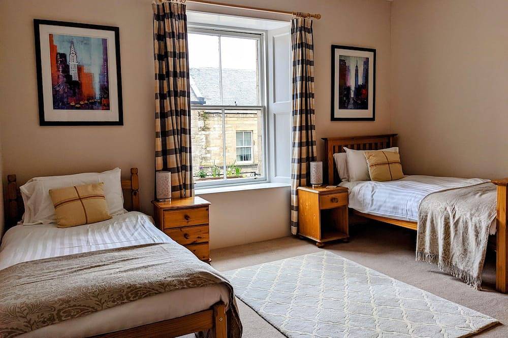 Ganze Wohnung, Spacious 4 Bed Maisonette on Scottish Borders High Street in Jedburgh, Scottish Borders