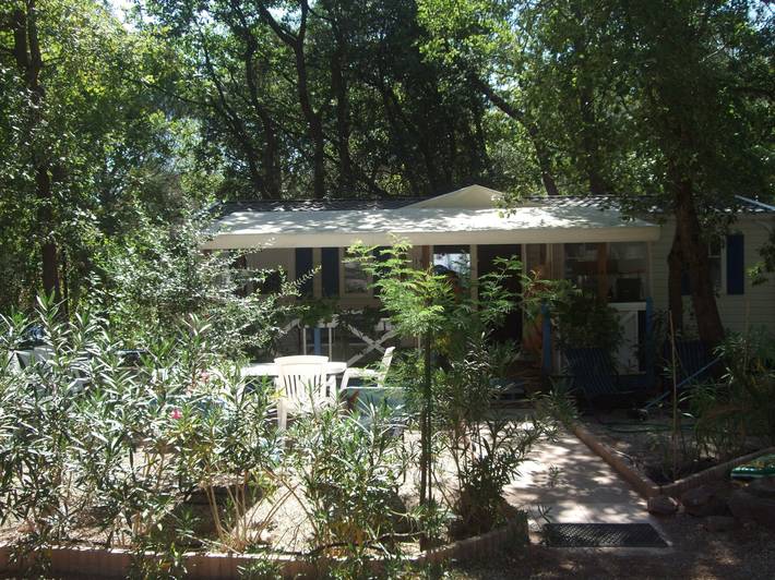 Mobil home pour 6 personnes, avec jacuzzi et bassin pour enfant, adapté aux familles à Puget-sur-Argens - 4