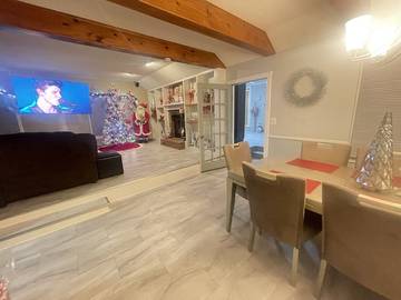 Vacation House for 25 Guests in West Des Moines, Iowa, Picture 1