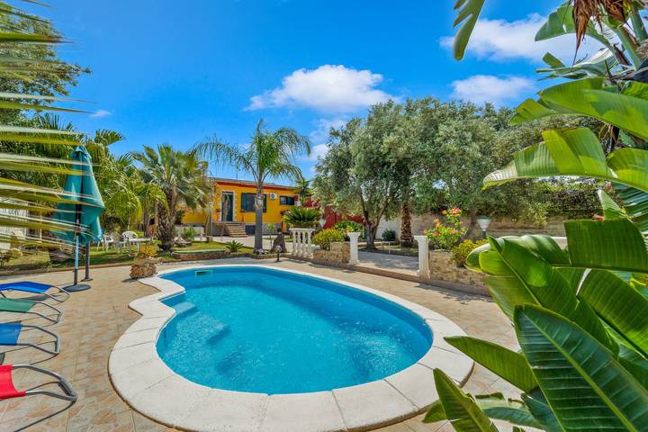 Villa per 4 persone, con Idromassaggio e Giardino a Selargius