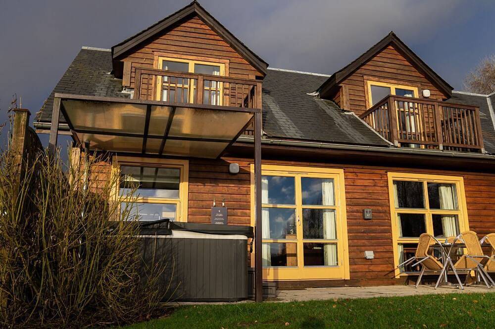 Culzean Diamond Lodge with hot tub and sauna in Loch Lomond, Stirling und Umgebung