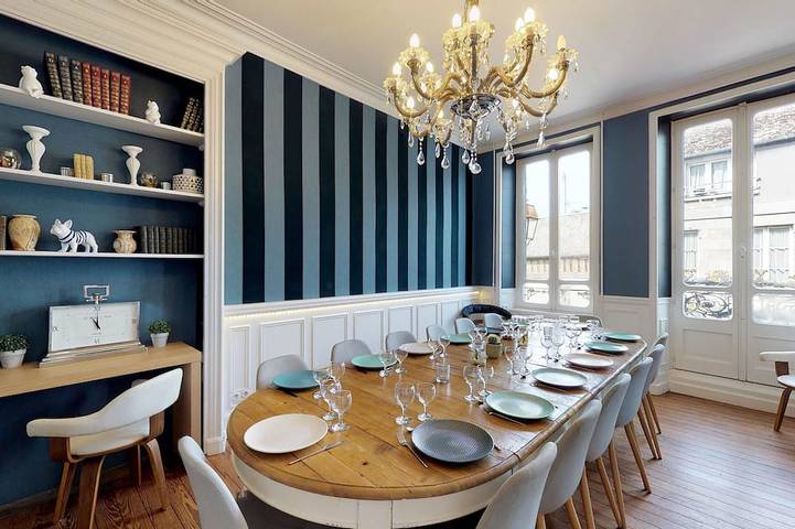 Location de vacances pour 15 personnes, avec jardin et jacuzzi, animaux acceptés à Villedieu-les-Poêles