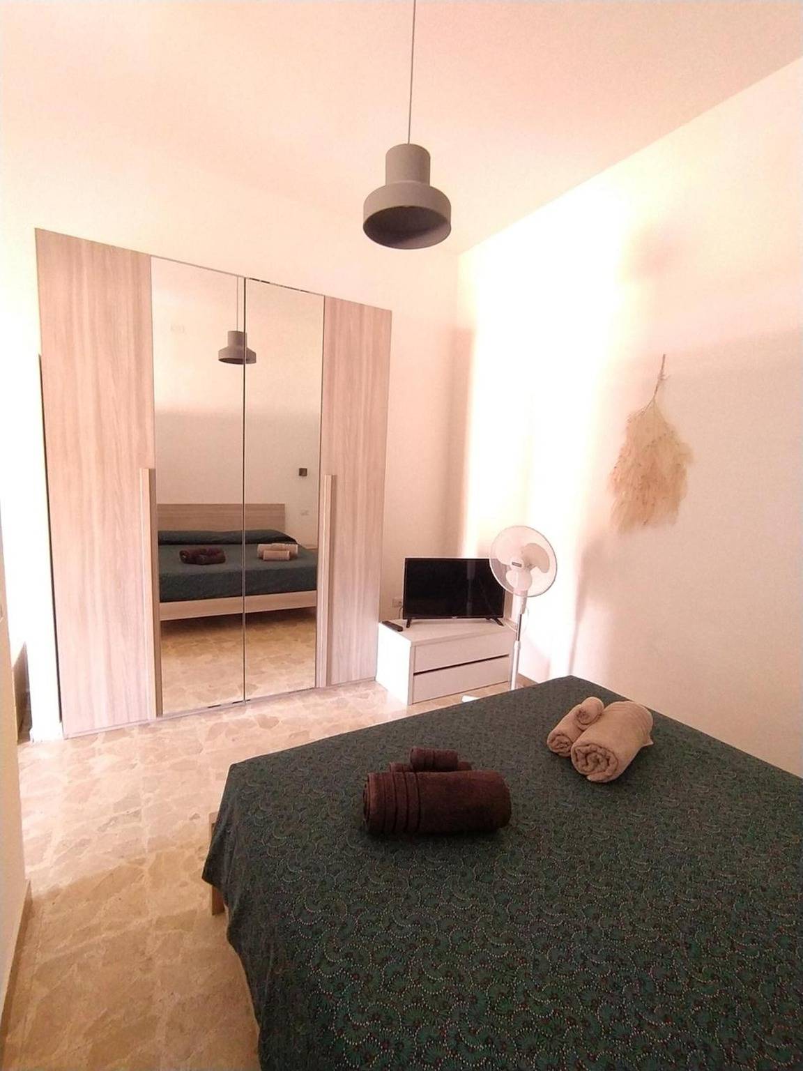 Appartamento intero, Appartamento 'Da Miky Monolocale' con vista montagna, Wi-Fi e aria condizionata in Teulada, Cagliari e Dintorni