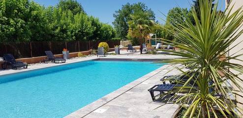 Hôtel pour 2 personnes, avec jardin et jacuzzi ainsi que sauna et piscine à Thonac