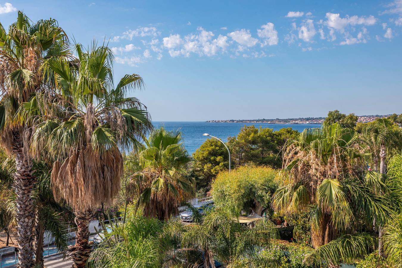 Entire apartment, Apartment 'I Ciottoli Dello Ionio - Apt 2' with Mountain View, Shared Terrace and Balcony in Fondachello, Catania Province