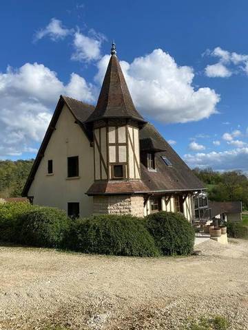 Gîte pour 10 personnes, avec vue ainsi que terrasse et jardin à Bar-sur-Seine