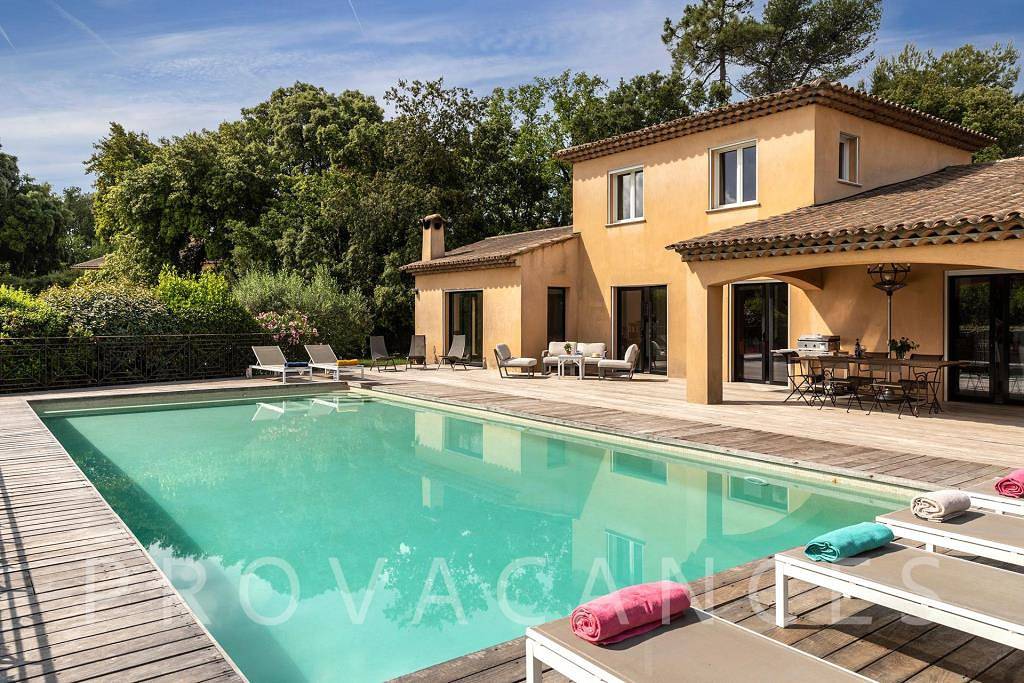 Villa with large pool and beautiful view in Montauroux in Montauroux, Region de Draguignan