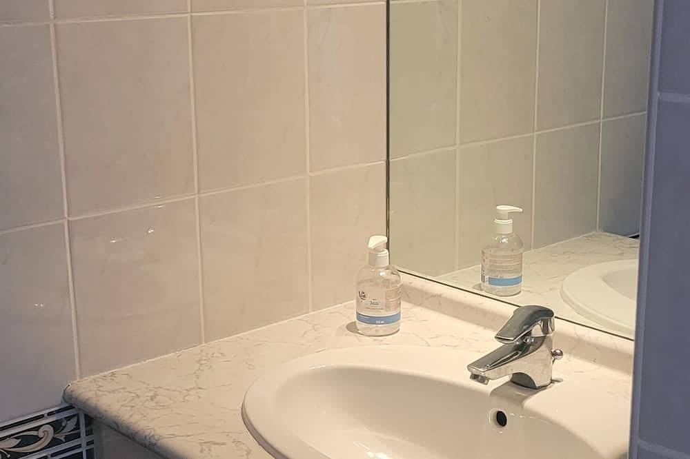 Ganze Wohnung, Superb T2 with Panoramic View of the Sea and Bay of Marseille in Sausset-les-Pins, Mittelmeerküste (Frankreich)