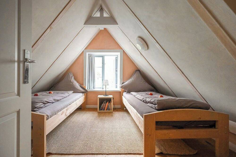 Ganze Wohnung, Apartment im Reethaus mit privatem Seezugang in Grebin, Südliche Ostseeküste