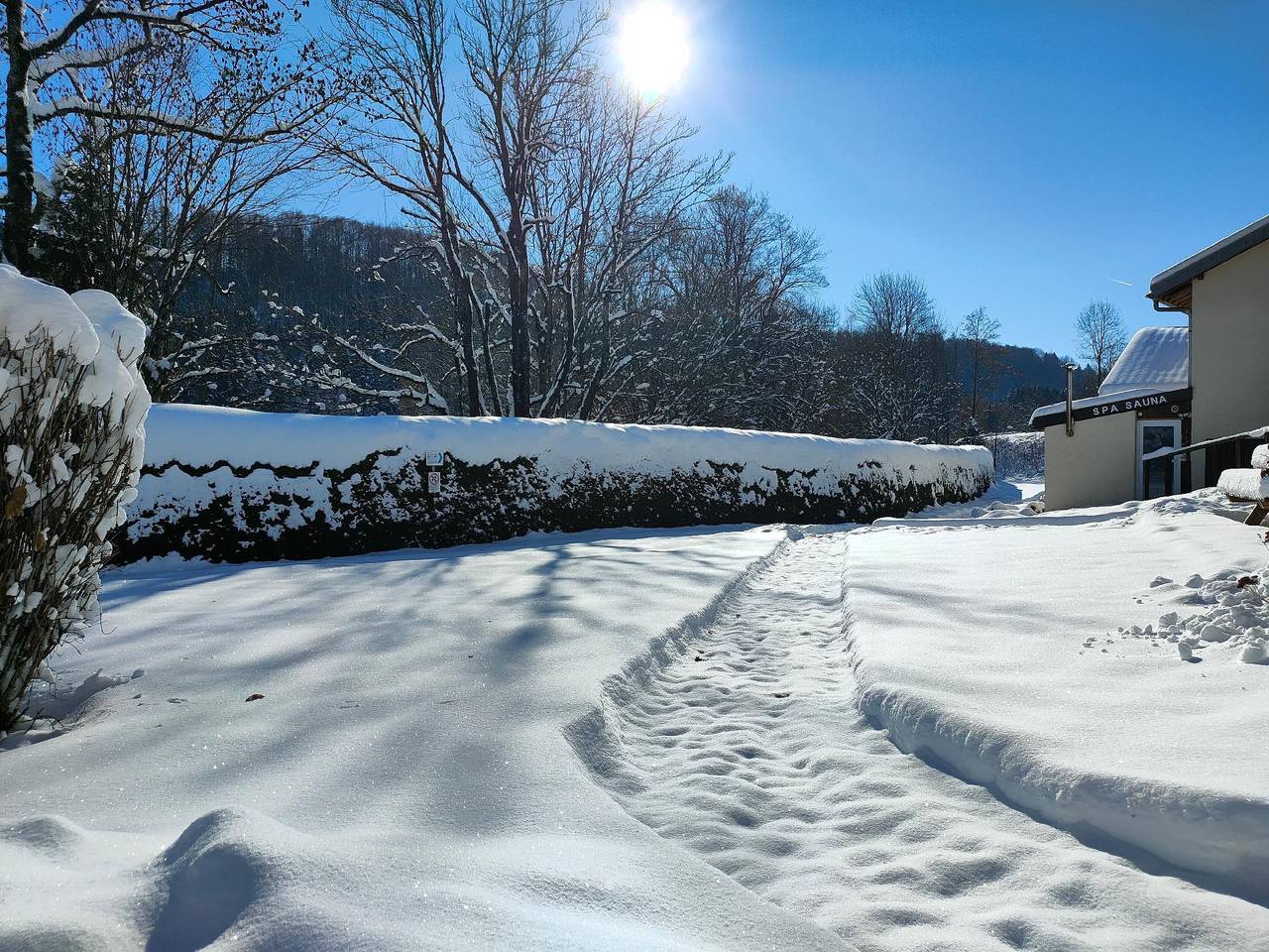 Appartement de vacances entier, Gîte Rosier Montagnes Jura avec Spa Sauna rivière in Foncine-le-Haut, Parc naturel régional du Haut-Jura