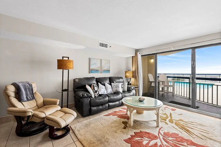 Vacation apartment for 6 people, with balcony and pool - 1