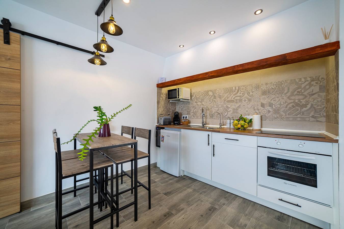 Apartamento entero, Apartamento 'Apartamento Deluxe Los Perez' con terraza privada, Wi-Fi y aire acondicionado in Lucainena de las Torres, Provincia de Almería