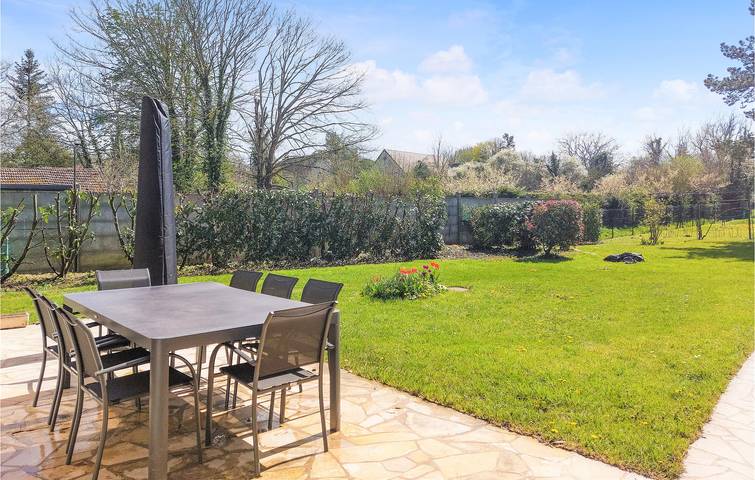 Maison de vacances pour 9 personnes, avec terrasse et jardin, animaux acceptés dans Yonne - 3
