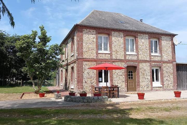 Location de vacances pour 7 personnes, avec Terrasse et Jardin à Colleville
