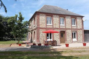 Gîte pour 7 personnes, avec jardin, animaux acceptés à Colleville