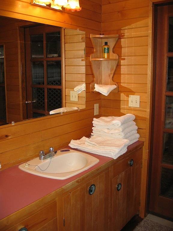 Glamping for 4 Guests in Comox Valley Regional District