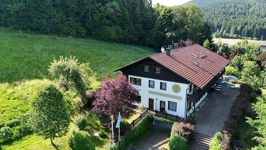 Hotel für 2 Personen, mit Balkon/Terrasse und Terrasse sowie Garten und Sauna in Deggendorfer Land