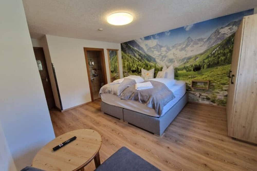 Ruhiges Ferienhaus mit Bergpanoramablick und Terrasse – ideal für Gruppen. in Stubaier Alpen, Mieders