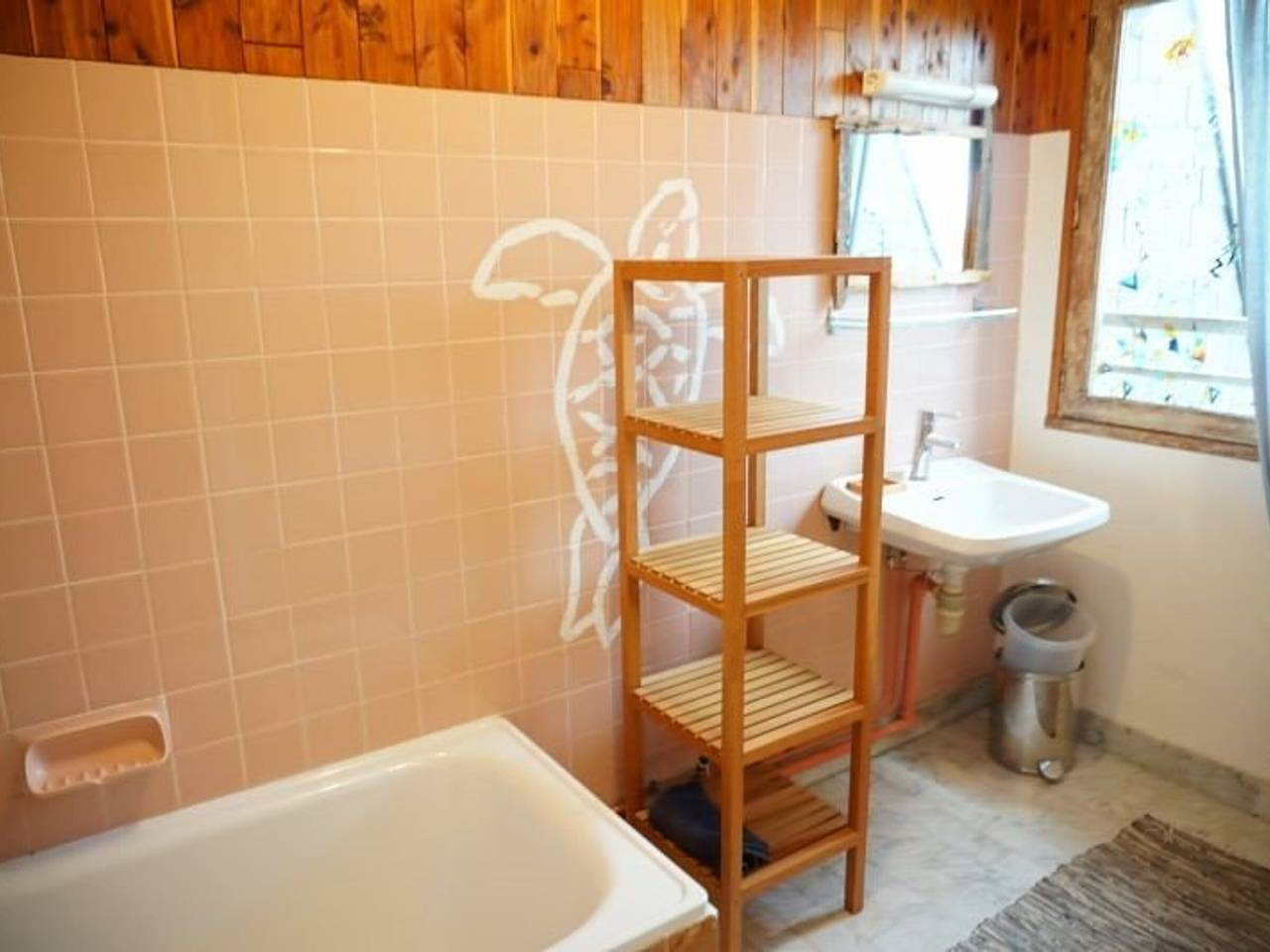 Entire apartment, Duplex apartment with terrace, sea view, 100m from beaches, Trégastel in Trégastel, Pink Granite Coast