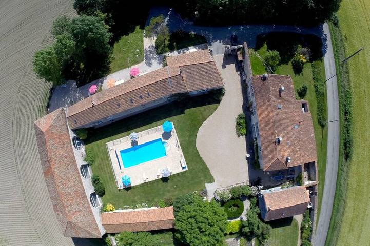 Gîte pour 10 personnes, avec piscine à Surgères - 2