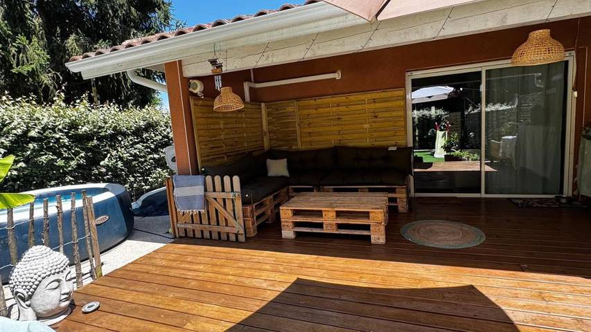 Location de vacances pour 5 personnes, avec jardin ainsi que jacuzzi et terrasse à Tosse - 2