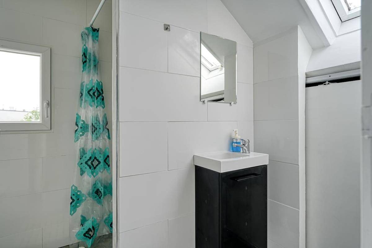 Appartement entier, One-Bedroom Apartment in Villiers-le-Bel, Val-d'Oise