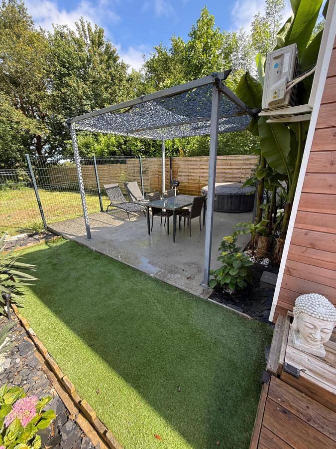Location de vacances pour 2 personnes, avec jacuzzi ainsi que piscine et balcon dans Lavau-sur-Loire - 3