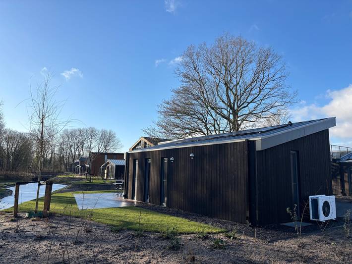Ferienhaus für 6 Personen, mit Balkon/Terrasse und Terrasse sowie Garten und Pool in Enkhuizen